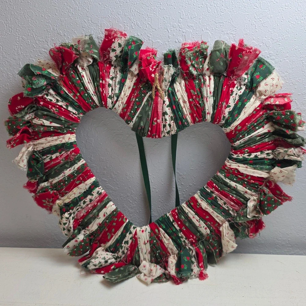 Handmade Heart Wreath‎ Christmas Fabric Tie Red Green Cream Santa Bow Farmhouse